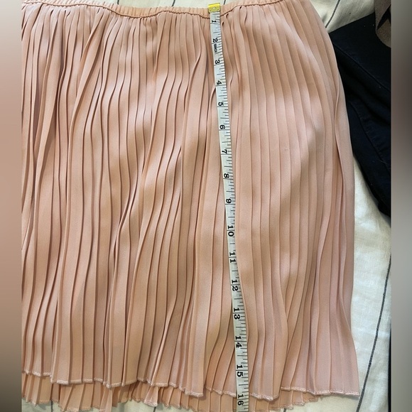 Forever 21 Pink Pleated Mini Skirt - Picture 3 of 7